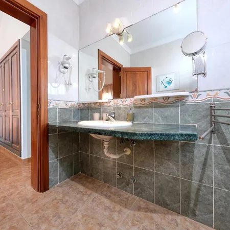 Дом отдыха Casa Albi-shared Pool *