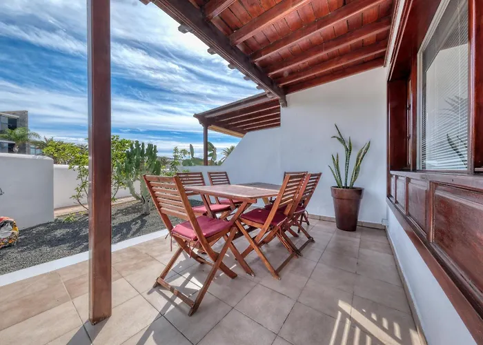 Casa Albi - Shared Pool With Bbq By Lanzarote Feriehus *