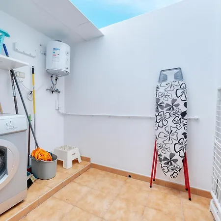 Casa Albi - Shared Pool With Bbq By Lanzarote 普拉亚布兰卡